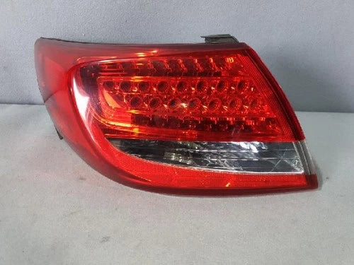 Right rear combination tail light assembly OEM 924023L500 compatible with Hyundai Azera 2010