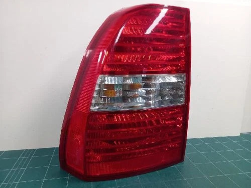 Left rear tail light assembly compatible with Kia Sportage 2006, genuine OEM replacement part 92401 1F003