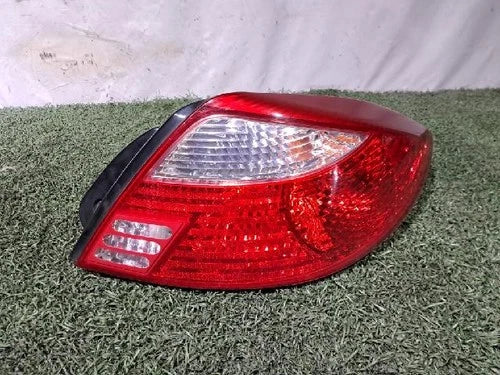 Right rear tail light assembly compatible with Kia Sportage 2000, genuine OEM replacement part 0K30C 51150