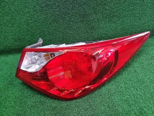 Right outer rear tail light assembly compatible with Hyundai YF 2013, genuine OEM replacement part 92402 3S010