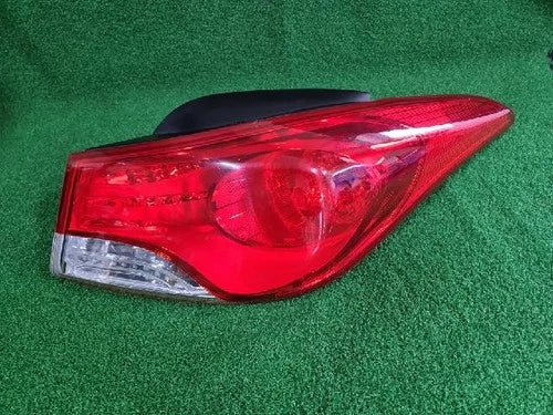 Right outer rear tail light assembly compatible with Hyundai Elantra 2011, OEM 92402 3X000