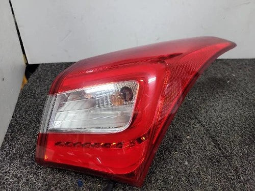 Right rear tail light assembly compatible with Hyundai i30 2013, genuine OEM replacement part 92402A3100