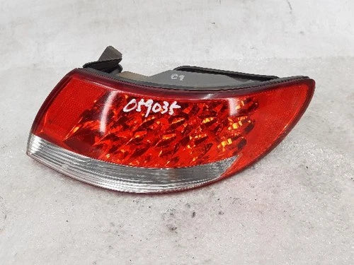 Right rear combination tail light assembly compatible with Hyundai Azera 2006, genuine OEM replacement part 92402 3L001