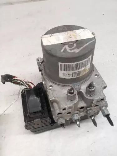 Bomba/Módulo ABS OEM usada para 2013-2014 Nissan Pathfinder