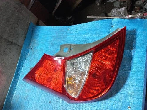 Left rear combination tail light assembly compatible with Hyundai Accent 2012, genuine OEM replacement part 92401 1R200