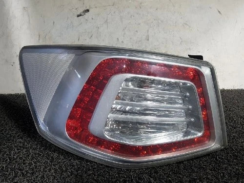 Left rear tail light assembly compatible with Kia 1.6 LPI HEV 2013, genuine OEM replacement part 92401 1Q000