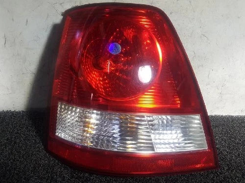 Left rear tail light assembly compatible with Kia Sorento 2005, genuine OEM replacement part 92401 3E000