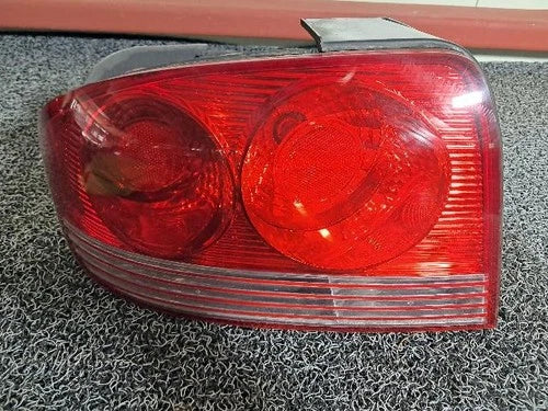 Left rear combination tail light assembly compatible with Hyundai EF 2001, genuine OEM replacement part 92401 3D000