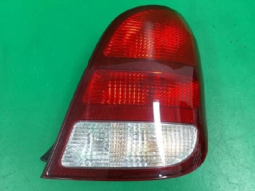 Right rear tail light assembly compatible with Kia Carens 2000, genuine OEM replacement part 0K2C4 51150A