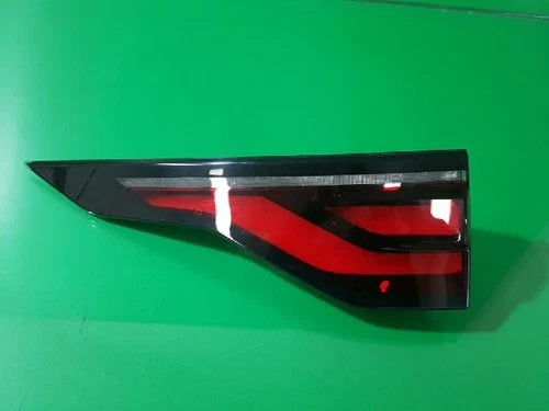 Rear tail light assembly compatible with Land Rover Discovery5 3.0 TD6 HSE 2021 OEM MY42-13405-AB