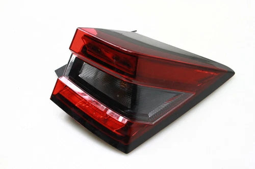 Rear Used OEM Tail Light - NISSAN JUKE F15 2020 2VA01435202 Tail Light RIGHT LED RHD