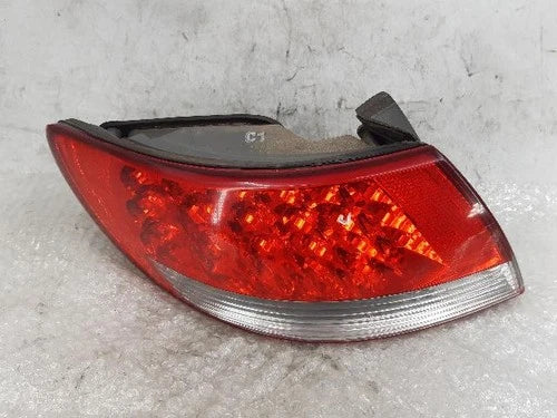 Left rear combination tail light assembly compatible with Hyundai Azera 2006, genuine OEM replacement part 92401 3L001