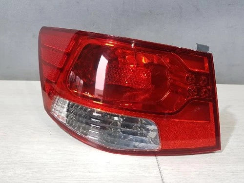 Conjunto de faro/calavera trasero exterior izquierdo Kia 2010 OEM 924011M000