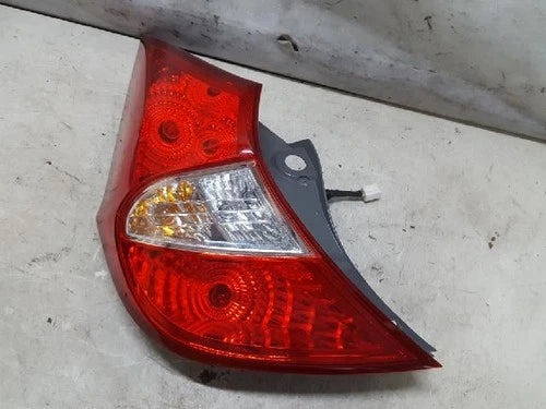 Left rear combination tail light assembly compatible with Hyundai Accent 2013, genuine OEM replacement part 92401 1R200