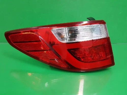 Conjunto de faro/calavera trasero izquierdo Hyundai 2014 OEM 92401 B8100