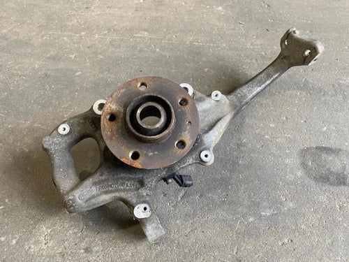 Refacción OEM usada OEM usada para 2011-2012 Audi A4 Passenger Right Front Spindle Knuckle Assembly W/o - Right Passenger