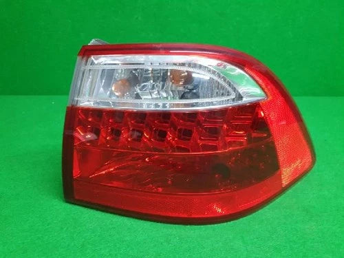 Right rear tail light assembly compatible with Kia Optima 2008, genuine OEM replacement part 92402, 2G100