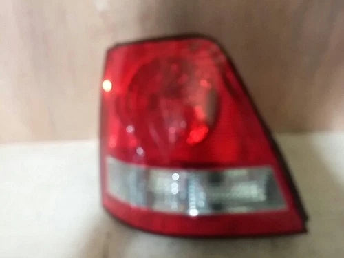 Left rear tail light assembly compatible with Kia Sorento 2003, genuine OEM replacement part 924013E000