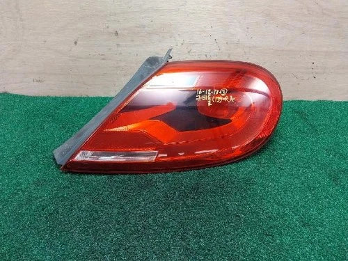 Volkswagen 2013 Luz trasera / calavera combinada (lado derecho/del pasajero) OEM 5C5945258