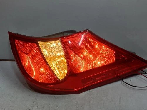 Right rear combination tail light compatible with Hyundai Accent 2012, genuine OEM replacement part 924021R200