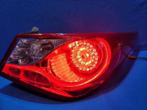 Rear combination tail light (right) compatible with Hyundai YF 2014, genuine OEM replacement part 924023S100