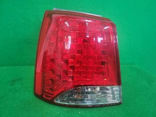 Left rear tail light assembly compatible with Kia Sorento 2011, genuine OEM replacement part 92401 2P000