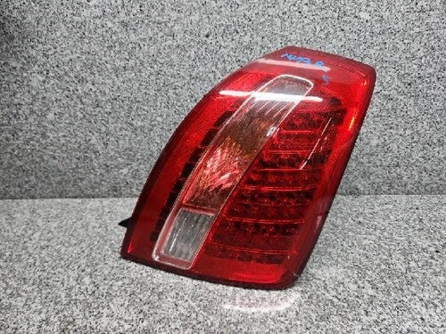 Right rear combination tail light assembly compatible with Kia Amanti 2009, genuine OEM replacement part 924023F500