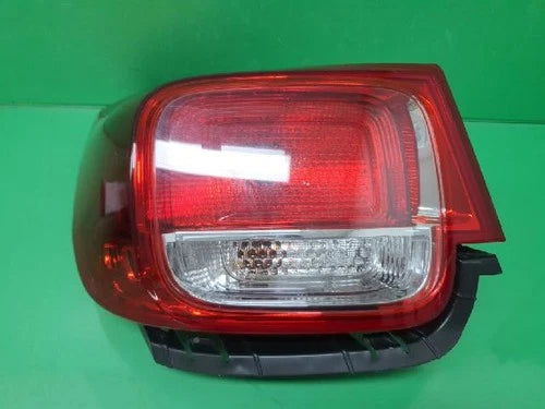 Luz Trasera / Calavera OEM Usada - Chevrolet 2015 Lámpara combinada (lámpara trasera / calavera) izquierda (lado del conductor) OEM 90010682