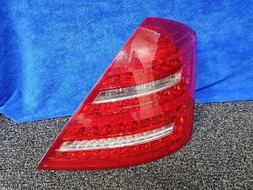 Rear Used OEM Tail Light - Rear tail light outer right combination compatible with Mercedes Benz (rear lamp / tail light) OEM A2218200664