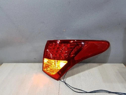 Rear combination tail light (right) compatible with Hyundai Veracruz 2011, genuine OEM replacement part 924023J100