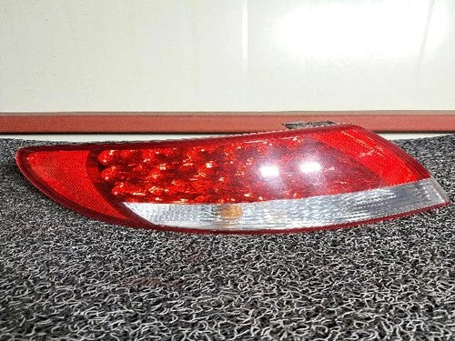 Left rear combination tail light assembly compatible with Hyundai Azera 2007, genuine OEM replacement part 92401 3L001