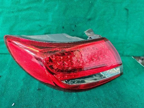 Left rear combination tail light assembly compatible with Hyundai Azera 2011, genuine OEM replacement part 92401 3L500