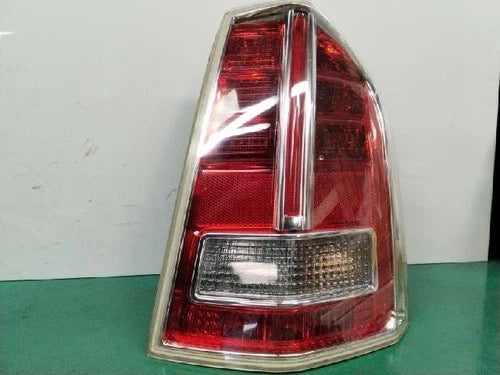 Right rear tail light assembly compatible with Chrysler 300C 3.6 2012, genuine OEM replacement part P68042174AE