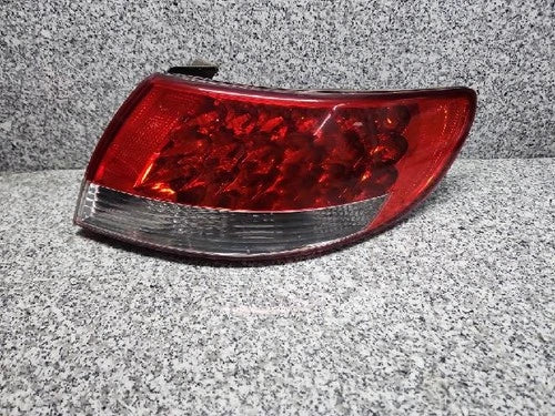 Right rear combination tail light assembly compatible with Hyundai Azera 2007, genuine OEM replacement part 924023L001
