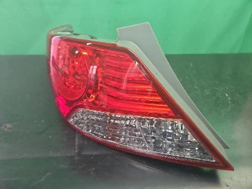 Left rear combination tail light assembly compatible with Hyundai Accent 2012, genuine OEM replacement part 92401 1R000