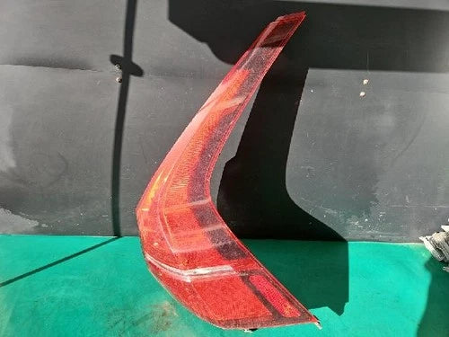 Luz trasera / calavera combinada Volvo 2019 (lado derecho/del pasajero) OEM 32228915