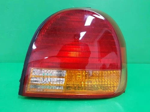 Right rear combination tail light assembly compatible with Hyundai EF 2000, genuine OEM replacement part 92402 38031