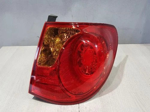 Rear combination tail light (right) compatible with Hyundai Elantra 2010, genuine OEM replacement part 92402 2H500