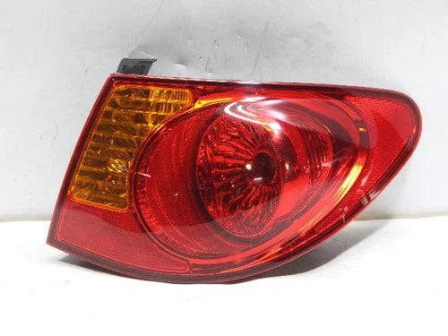 Right rear combination tail light assembly OEM 92402 2H000 compatible with Hyundai Elantra 2007