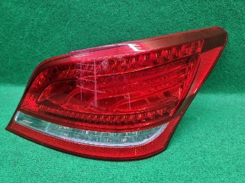 Hyundai Equus 2012 Combination Tail Light right (RH) / Tail Light genuine OEM 92402 3N000