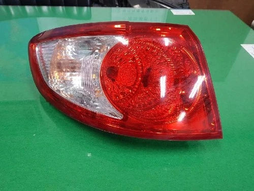 Left outer rear tail light assembly compatible with Hyundai Santa Fe 2008, OEM 92401, 2B000