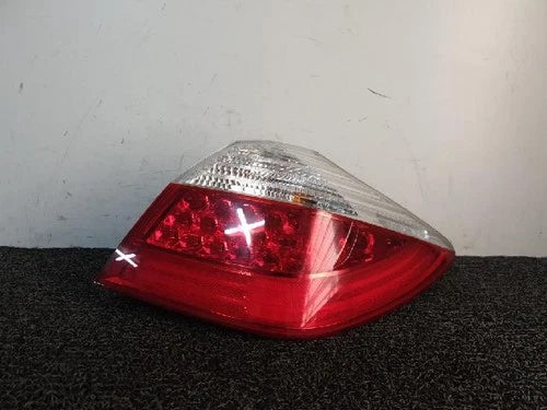 Right rear combination tail light assembly compatible with Hyundai BH330 2008, genuine OEM replacement part 92402 3M000