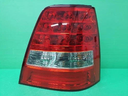 Right rear tail light assembly compatible with Kia Sorento 2007, genuine OEM replacement part 924023E500