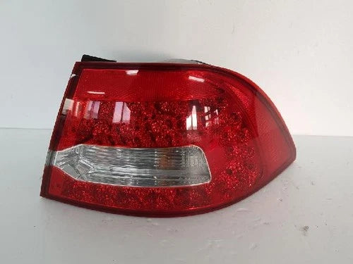 Right rear combination tail light assembly compatible with Kia Optima 2010, genuine OEM replacement part 92402 2G600
