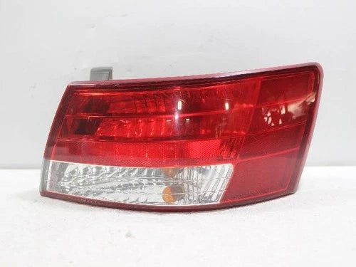 Right outer rear tail light assembly compatible with Hyundai NF 2008, genuine OEM replacement part 924023K400