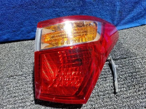 Right outer rear tail light assembly compatible with Hyundai Veracruz 2008, genuine OEM replacement part 92402 3J000