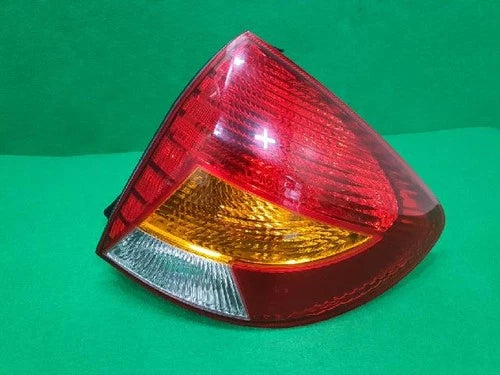 Kia 2001 Luz trasera / calavera combinada derecha OEM 0K34A 51150D