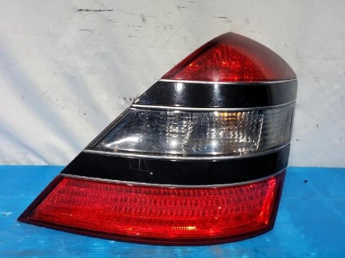 Luz trasera / calavera combinada para Mercedes Benz 2006 (lado derecho/del pasajero) OEM 2218200264