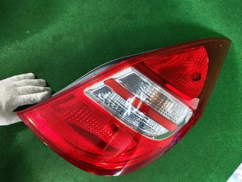 Right rear combination tail light assembly OEM 924022L000 compatible with Hyundai i30 2010