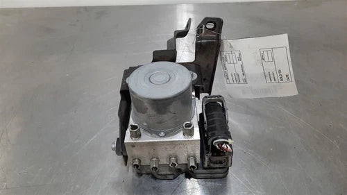 Bomba/Módulo ABS OEM usada - ABS ANTI-LOCK BRAKE PUMP 4x2 FWD Nissan Pathfinder 2017 17